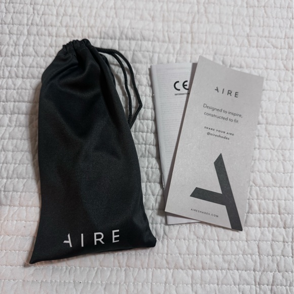 AIRE Black Rectangular Sunglasses - Picture 5 of 7